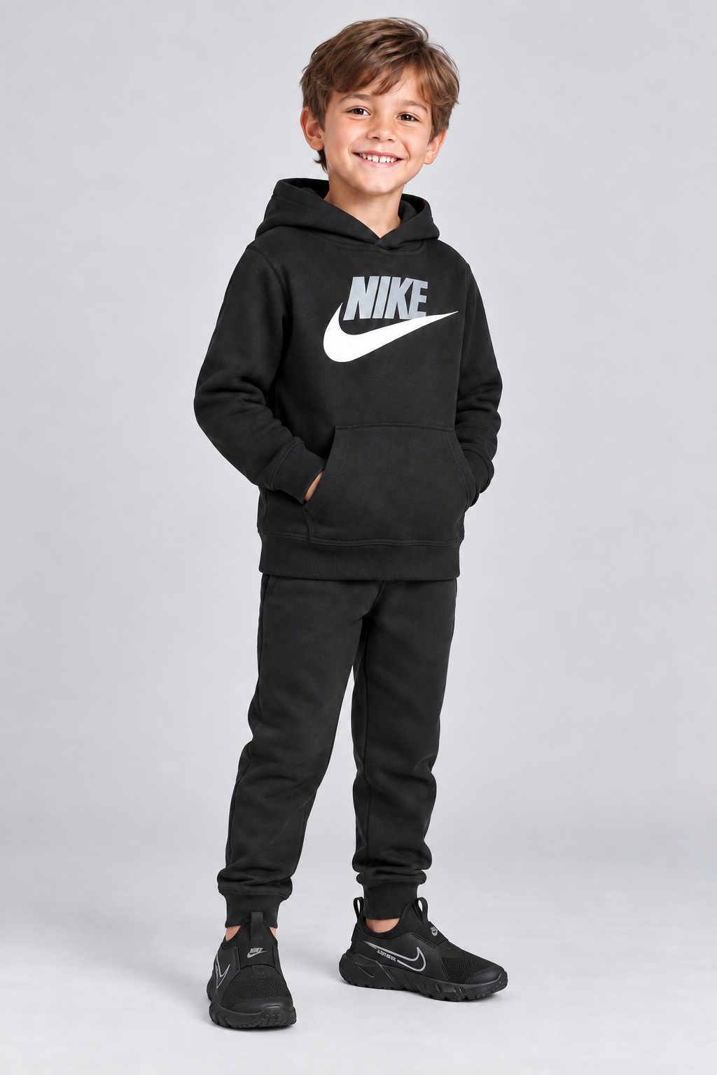 Hoodie Nike Club Niños - 05-puesta-modelo